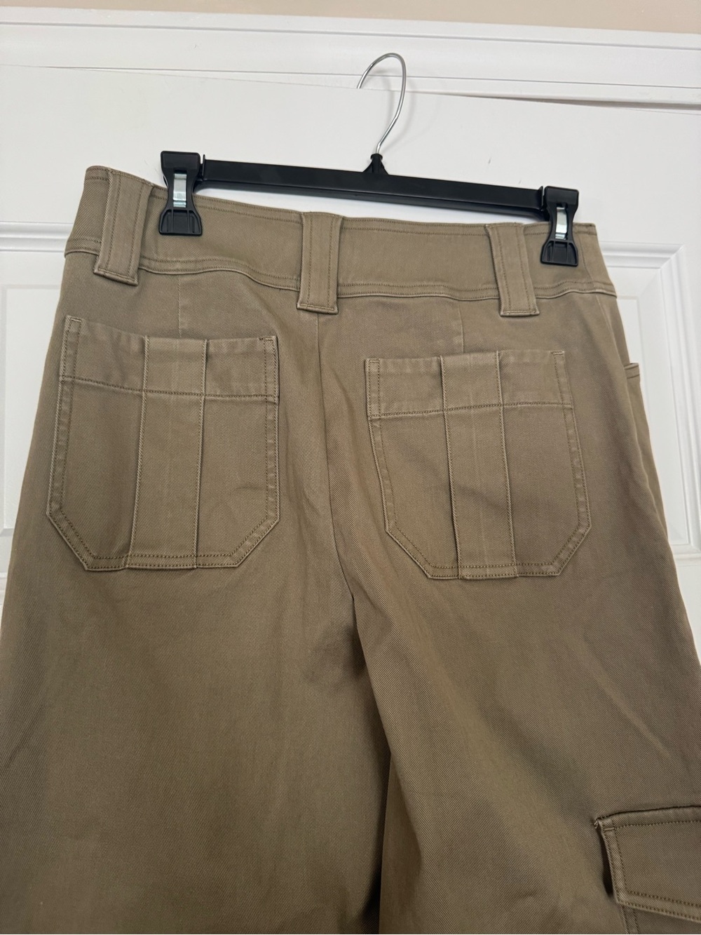 Spanx Olive Cropped Wide-Leg Stretch Cotton Twill Cargo Pants - Size Medium - Picture 5 of 7